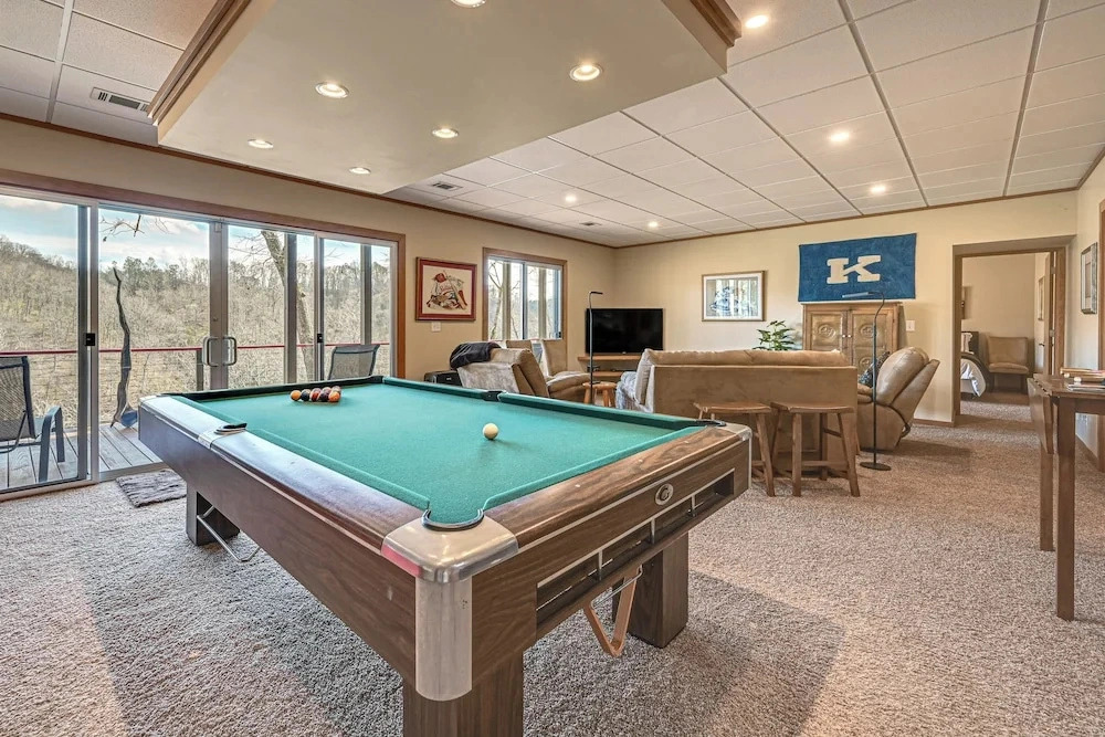 Fun w/ Family! Lakefront Gem in Jamestown w/ Dock