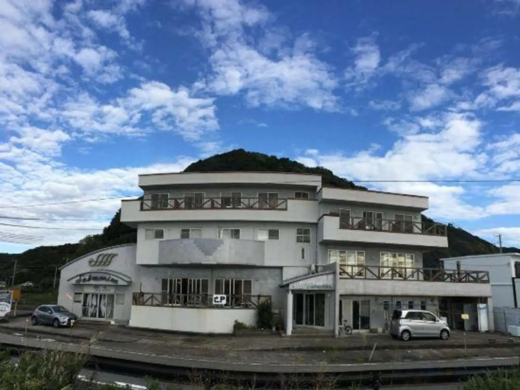 Submarine Hotel
