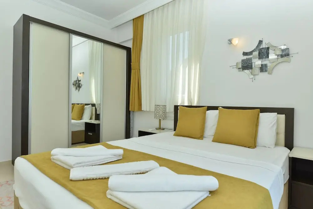 Saros Apartments