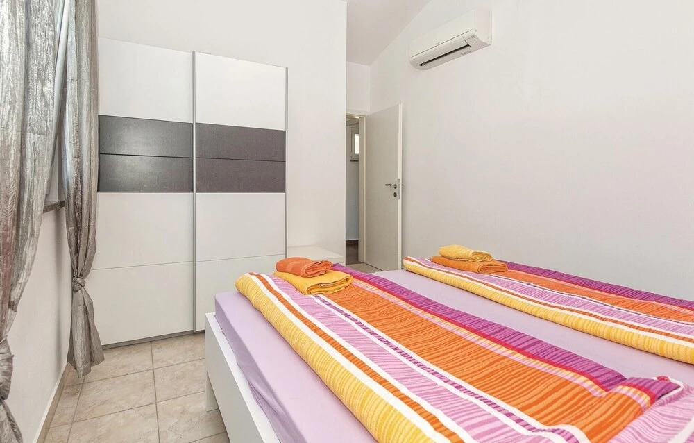 Amazing Home in Koromacno With Wifi and 2 Bedrooms