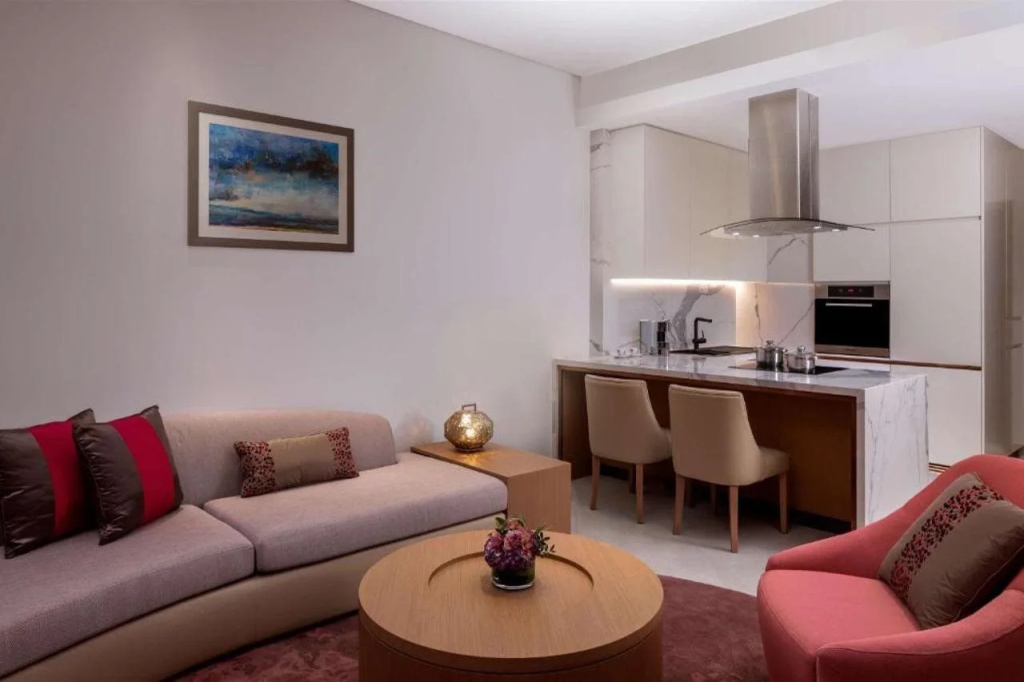 Hilton Dubai Creek Hotel & Residences