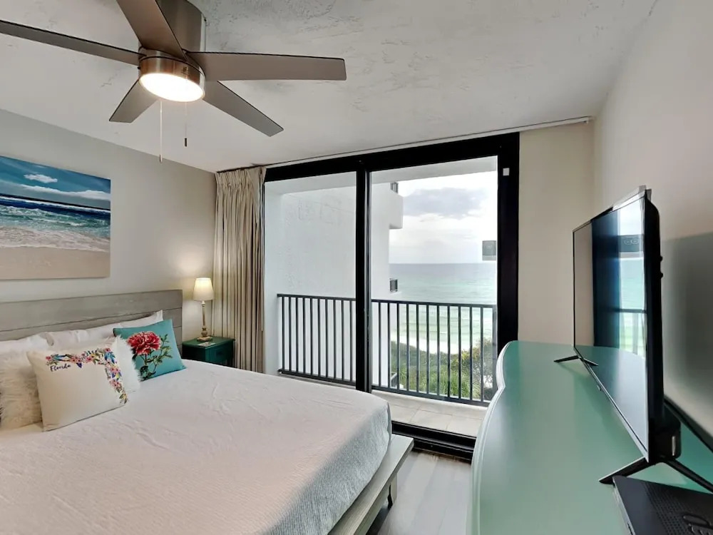 One Seagrove Place 0206