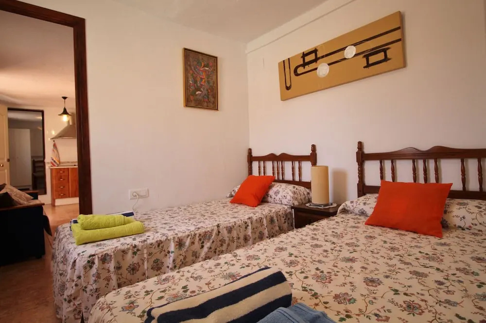 1038 Villa Cruz