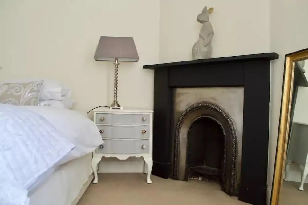 2 Bedroom City Centre Apartment Sleeps 4