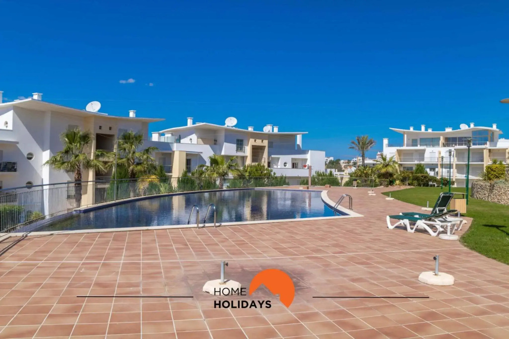 #004 Amazing T2 with seaview and pool 900m beach
