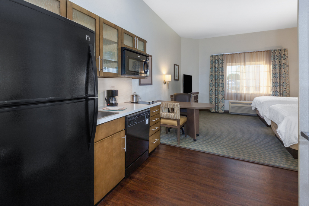 Candlewood Suites-West Springfield by IHG
