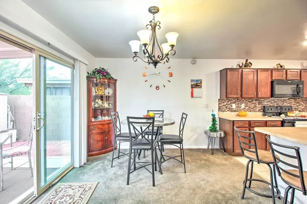 Sunlit Tucson Escape w/ Patio ~ 10 Mi to Dwtn!