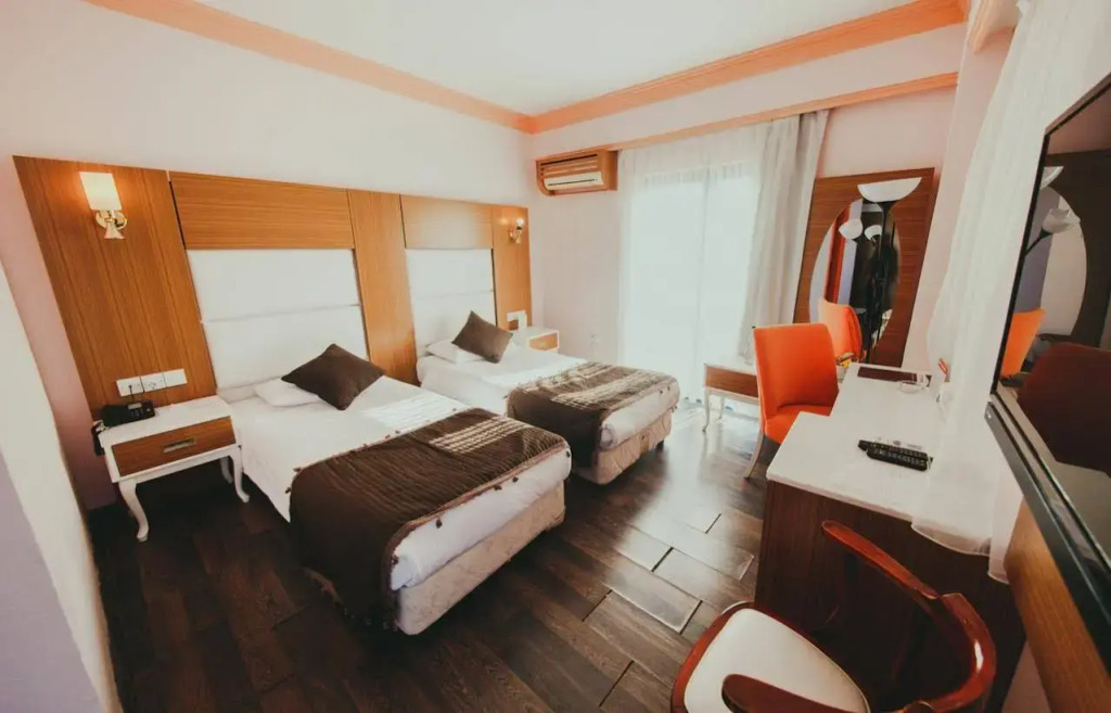 City Royal Hotel