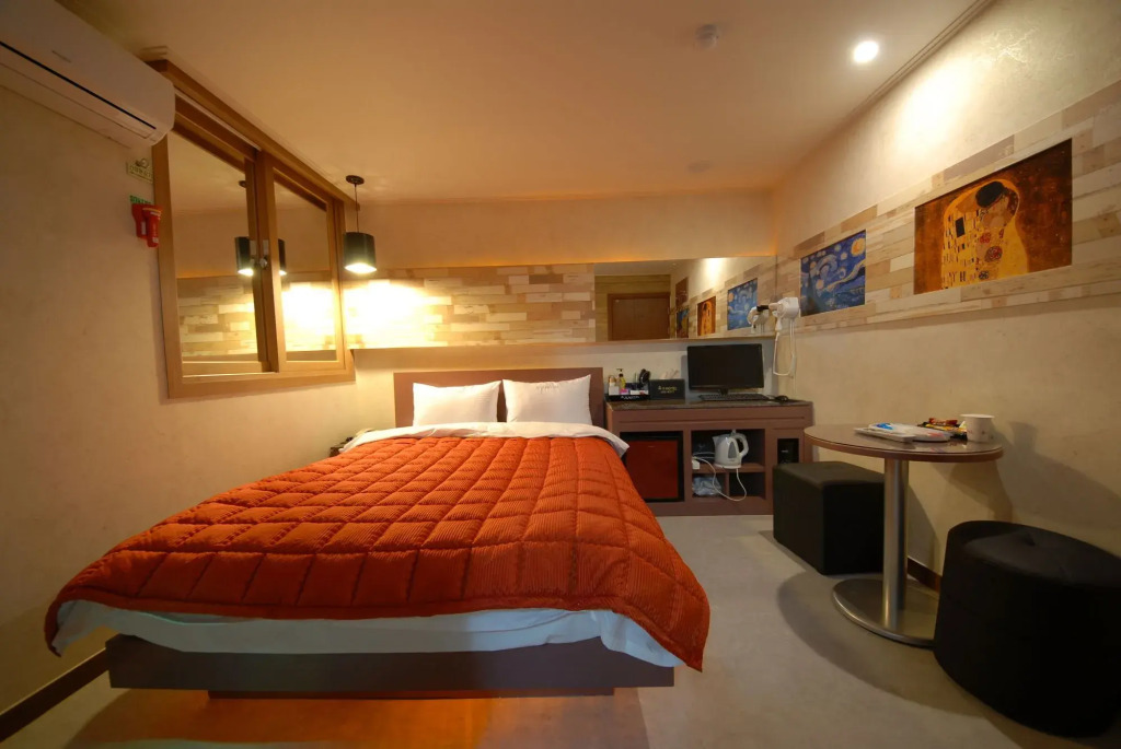 Hyu N Motel