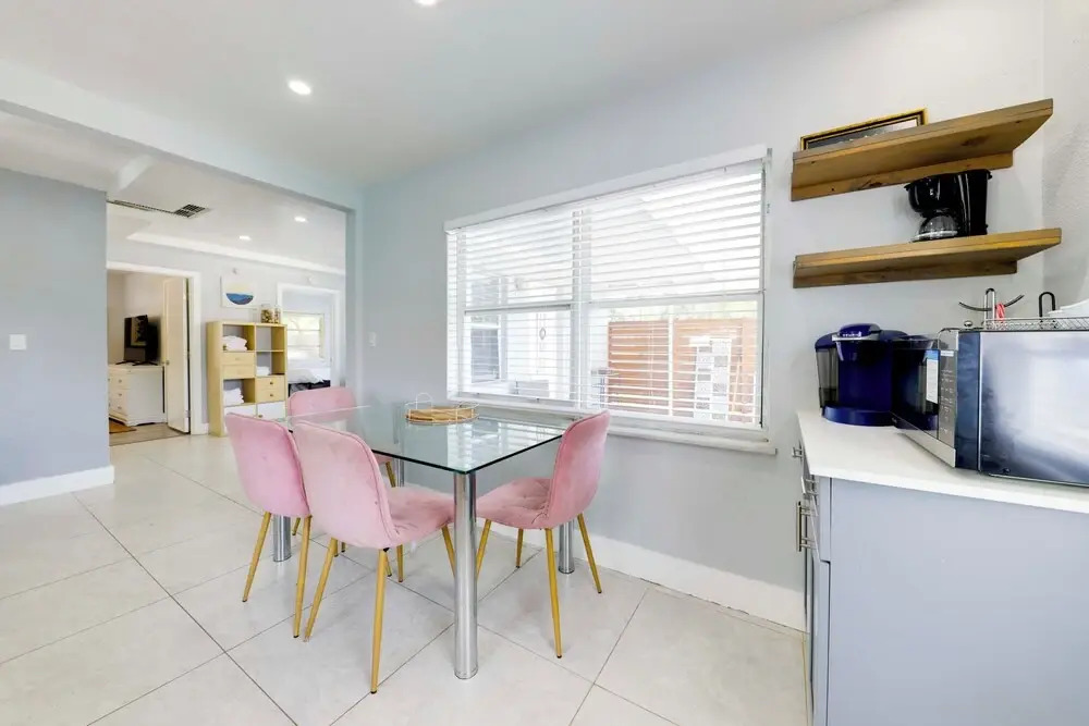 Patio & Heated Swim Spa Access: Home in Hollywood