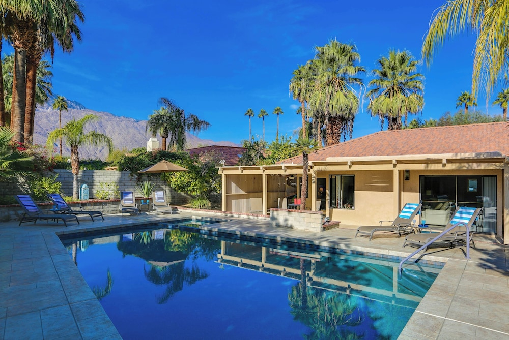 Modern Club Med Oasis