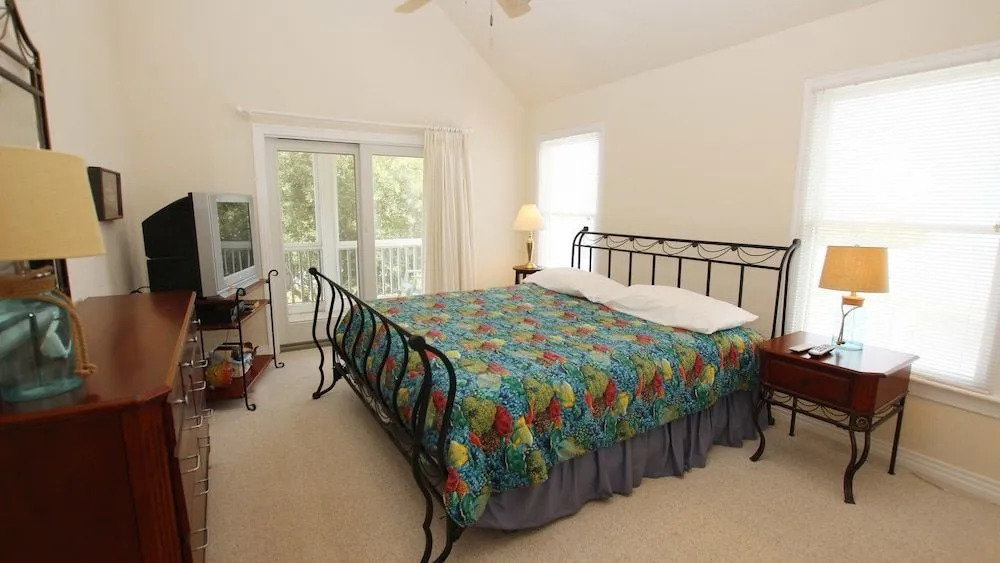 Rosie's Retreat - 4 Br Home