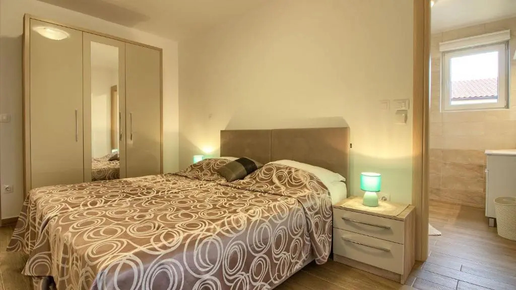 Luxury Vila compelx Aurora-Mar with 2 pools and 8 bedrooms, 200m from the beach - WiiBuk