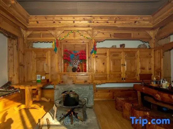 Lugu Lake Longing·Country Courtyard