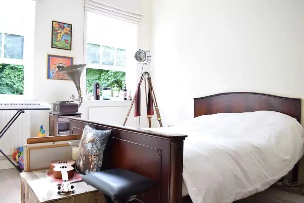 2 Bedroom Property Close to Stepney Green Station