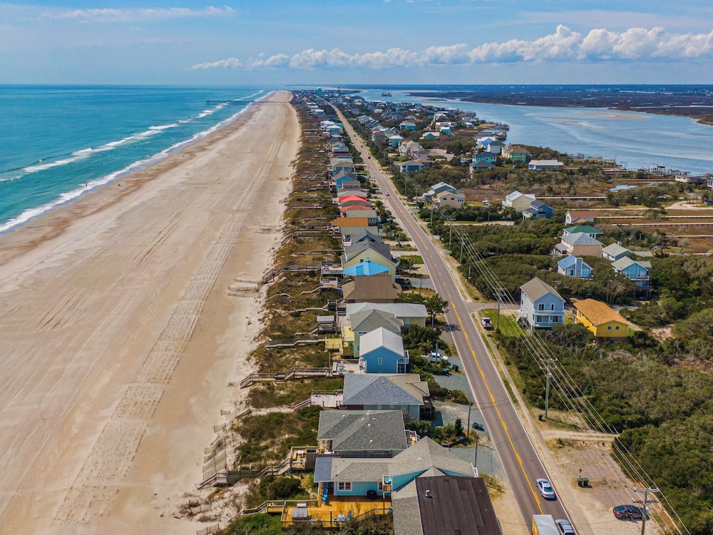 Surfside Cottage by Topsail Realty