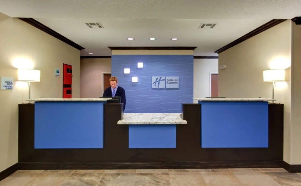 Holiday Inn Express Hotel & Suites Albuquerque Airport by IHG