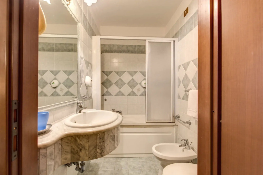 Cambridge Hotel
