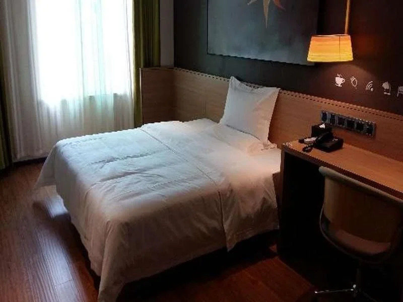 Squirrel Smart Hotel (Jiaotong South Road)
