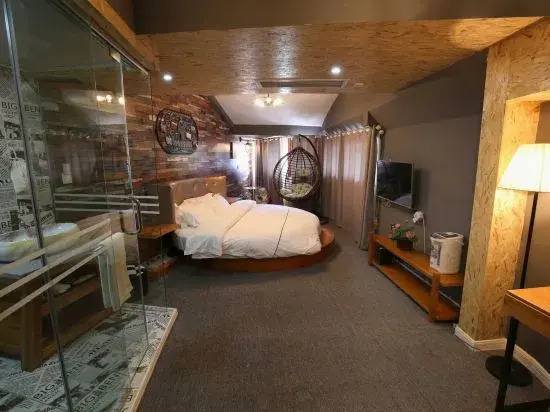 Qiuye Shanju Hostel