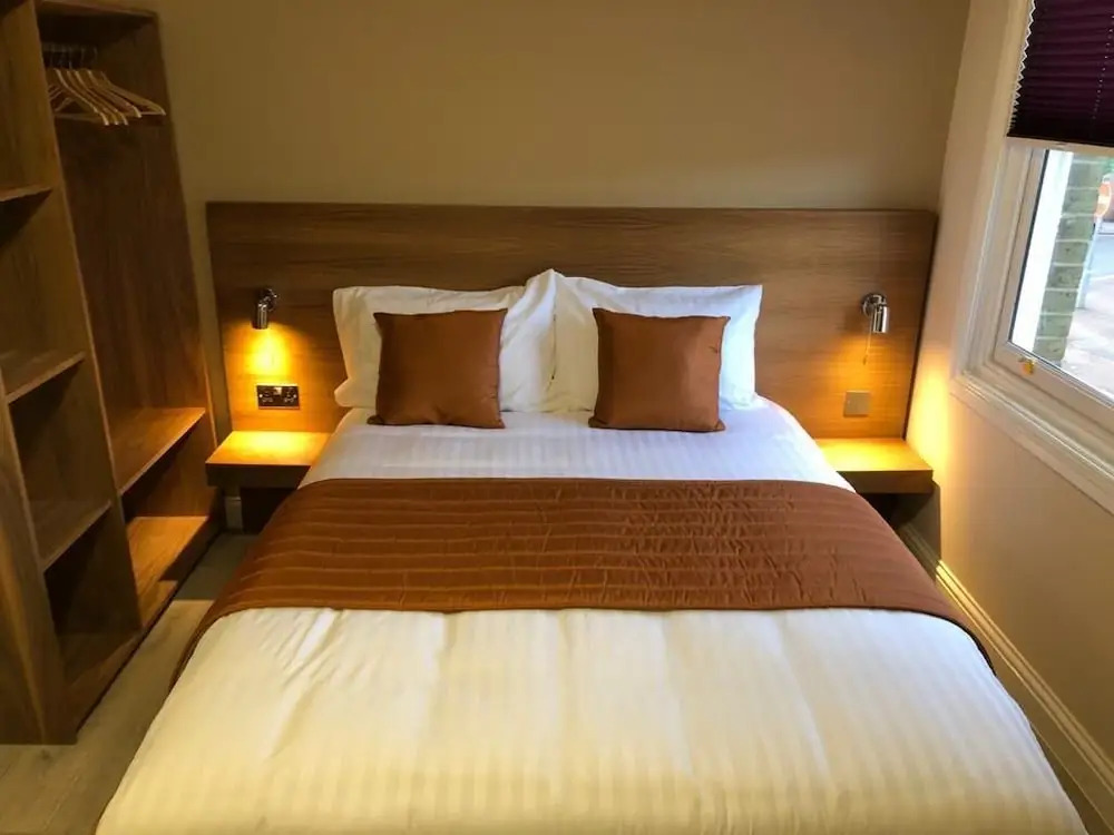 Eagle Hotel Luton Airport