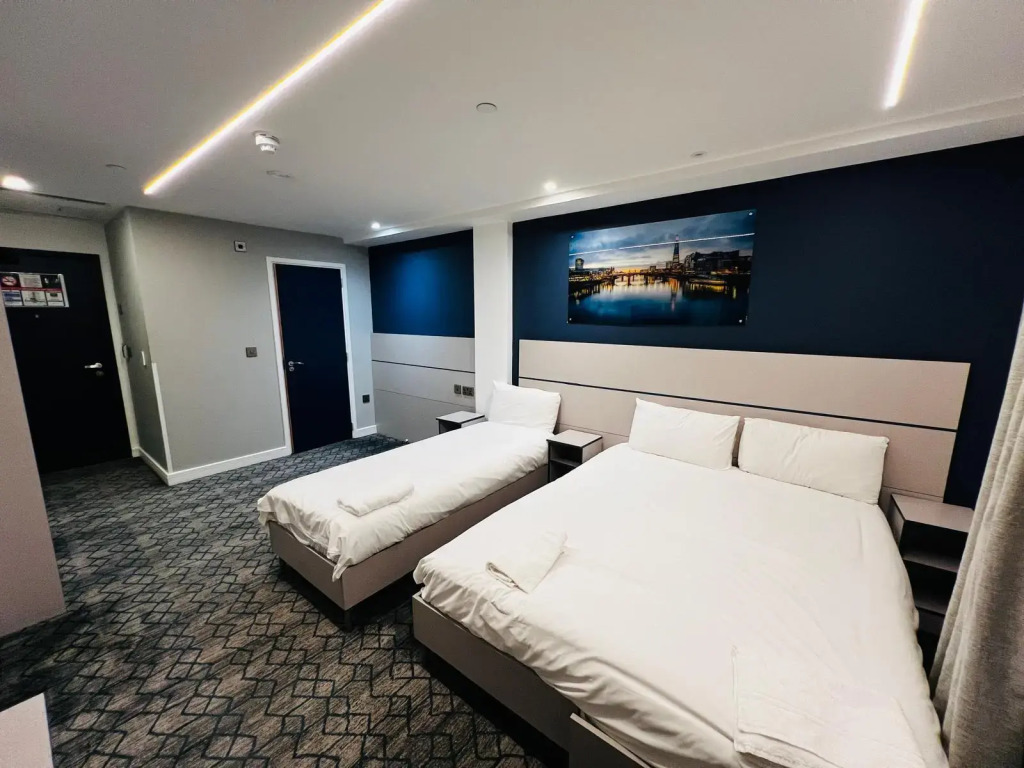 Ilford Grand Hotel