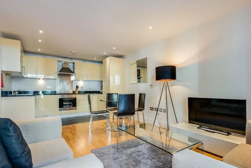 Two Bedroom Apartment in Canary Wharf
