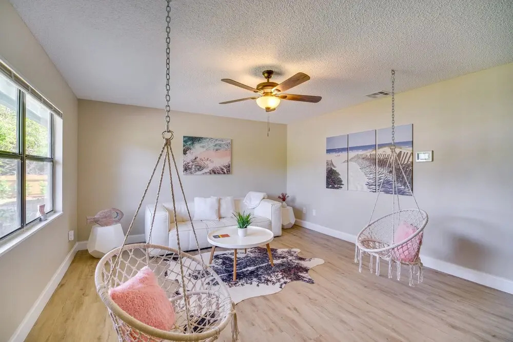 Sebastian Retreat w/ Screened Porch: 6 Mi to Beach