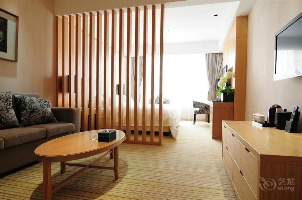 Wuhan Yuntai 6 Plus 1 Hotel