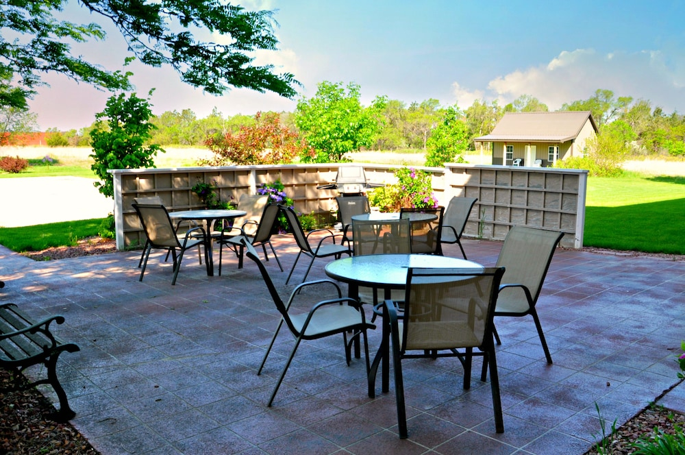 The Niobrara Lodge