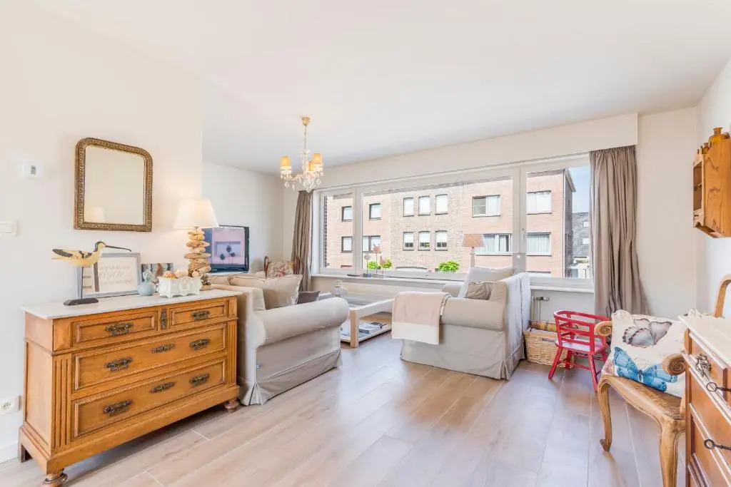 Spacious, warm and updated Home w parking & garden