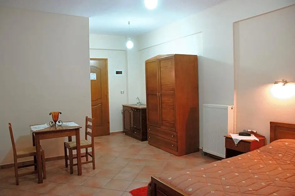 Aroanios Hotel