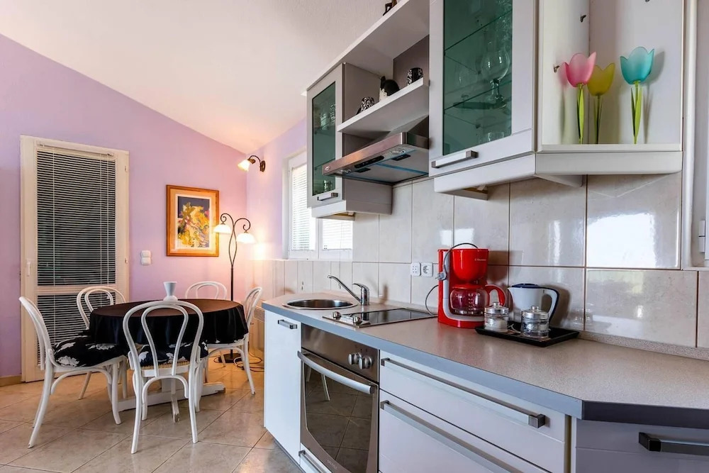 Villa Belezza Sleeps 8 With Pool