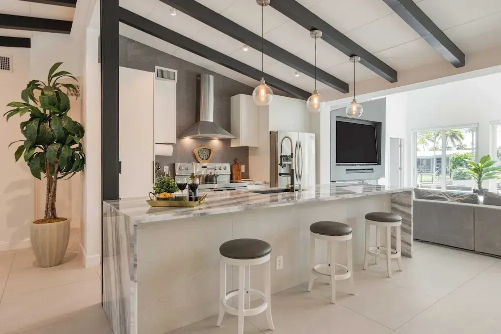 Luxury Waterfront Home w/ Pool, Hot Tub & Dock Near Las Olas Gulfstream