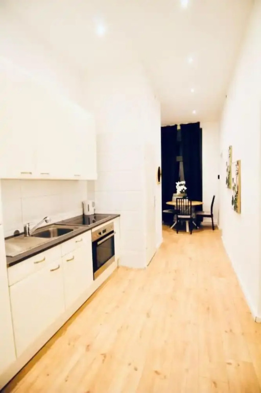 Super Central Cozy 5 BR Shared Apt 10Min Walk to Augarten