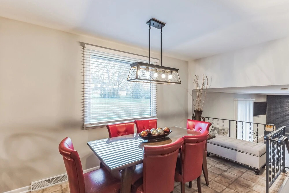 Luxurious 4BR Home, Pet Friendly!