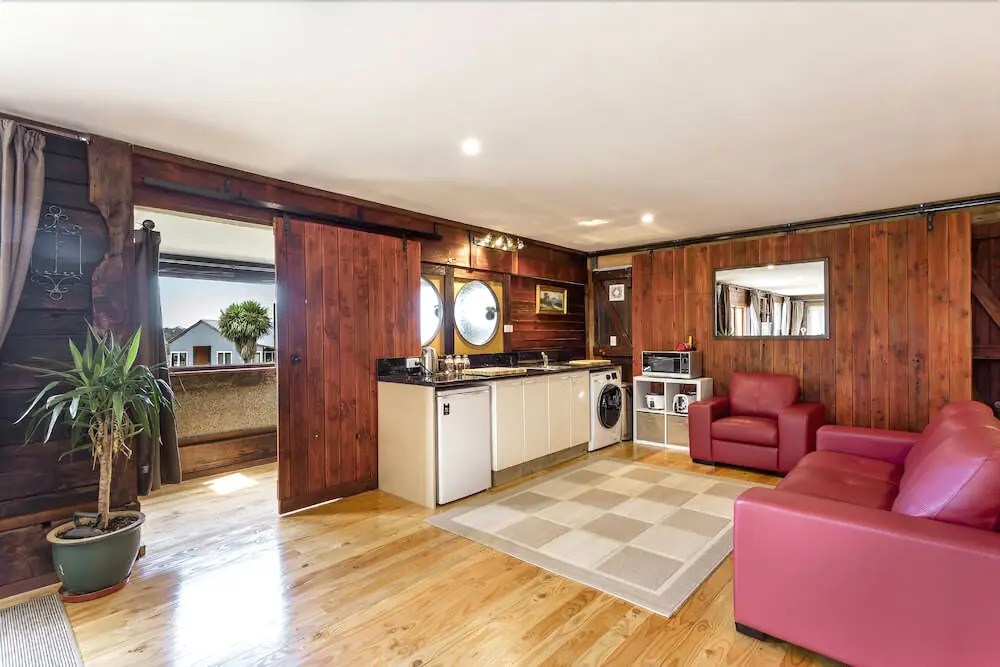 The Rustic Retreat