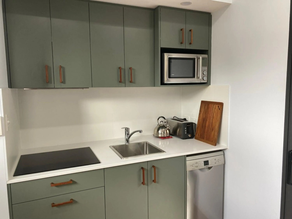 Bushland setting close to Sydney CBD- stand alone apartment