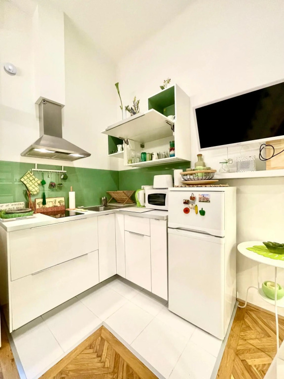 Green Pearl Apartment at St Stephen s Basilica