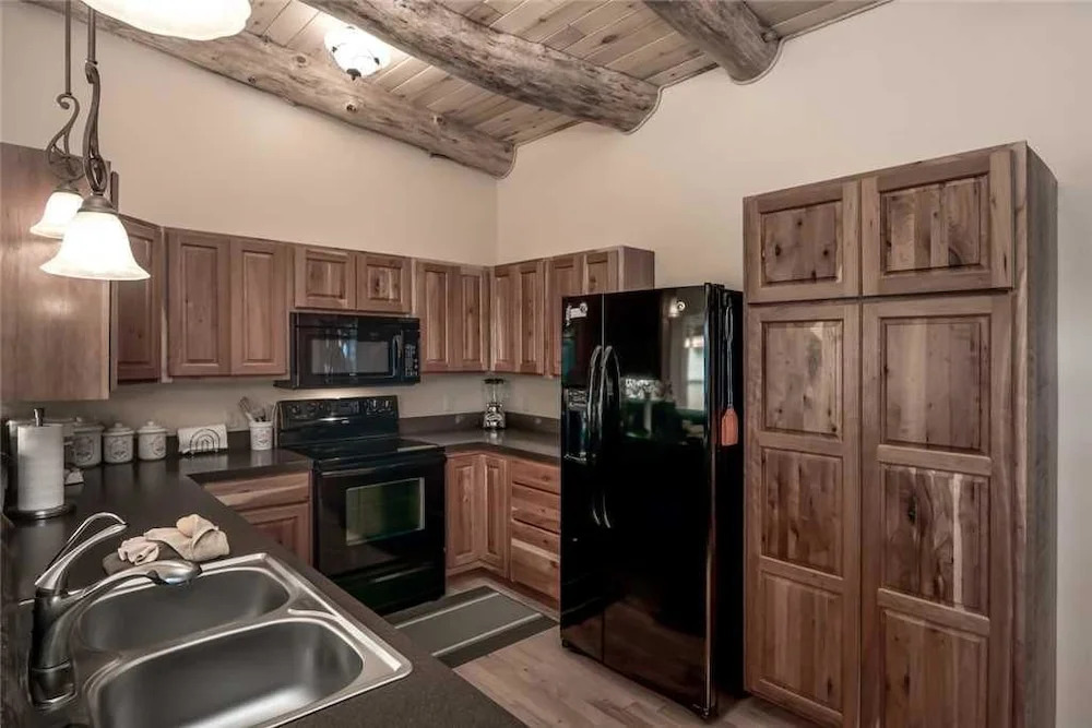 White Mountain Paradise - Four Bedroom Cabin