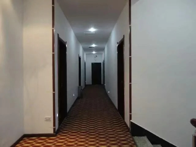 Junyi Business Inn
