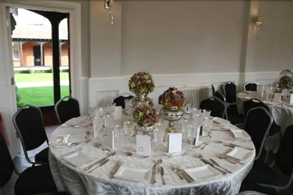 The Pillar Hotel