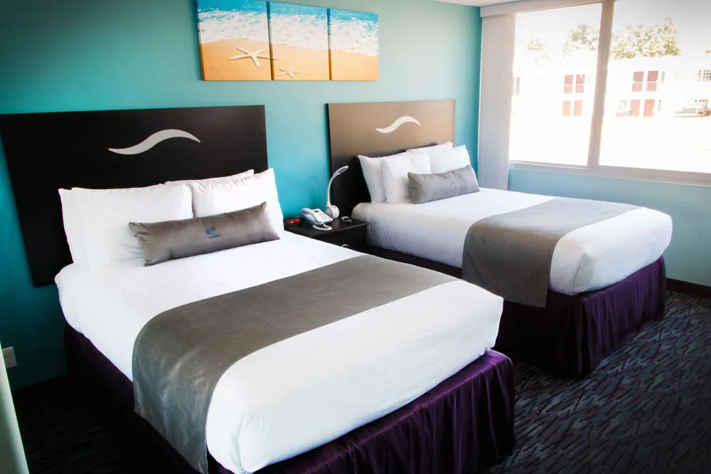 California Palms Hotel & Suites