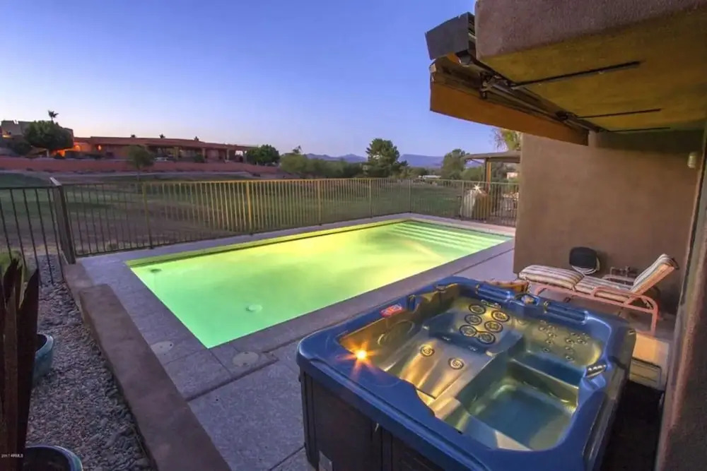 Luxe 4 Bdrm W/pool and Spa on Golf Course Lot!