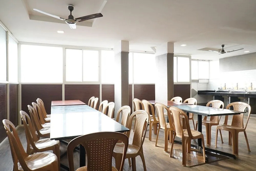 OYO 28029 Living Luxurious Studio Rooms