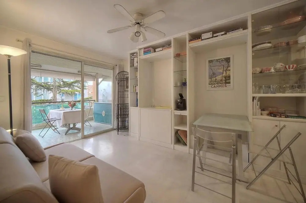 One Bed Apt in the Center of Cannes - 2198