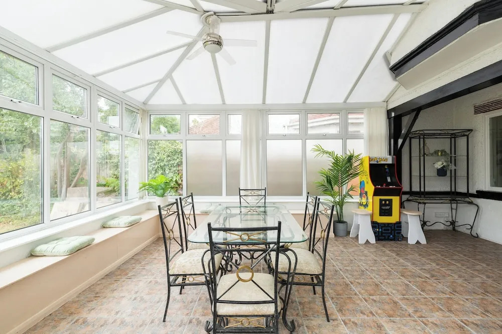 6 bedroom house near Edgbaston Stadium