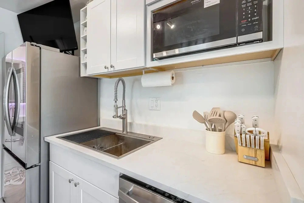 Newly Renovated, Modern Mtn Getaway: Pets Welcome