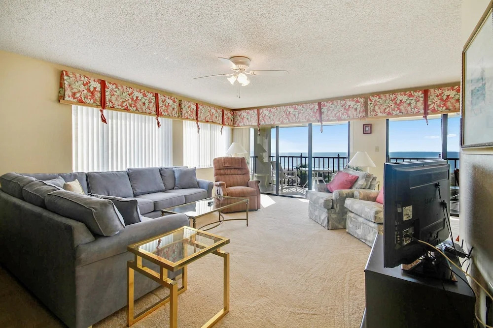 Land's End 401 Building 8 Corner Unit / Beachfront Condo!