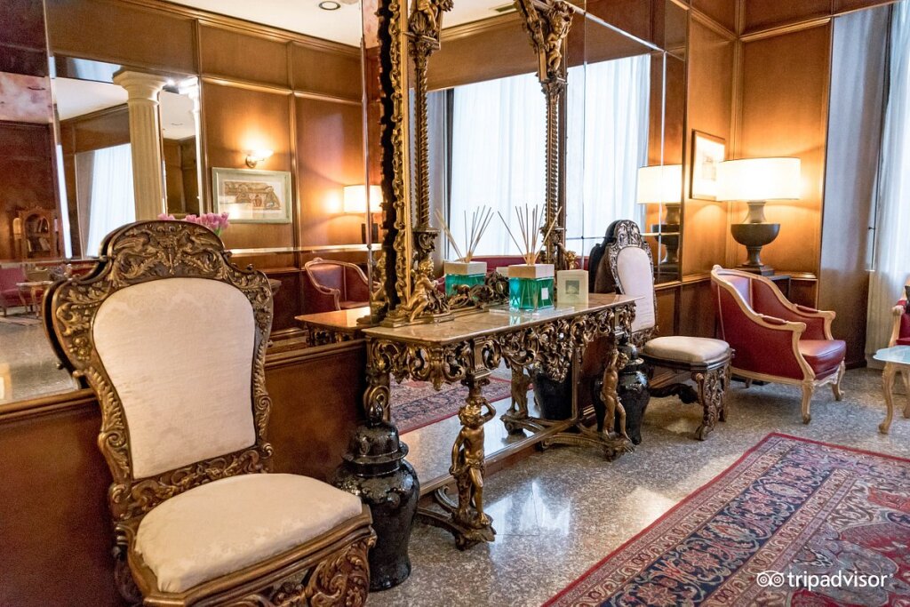 Colonna Palace Hotel